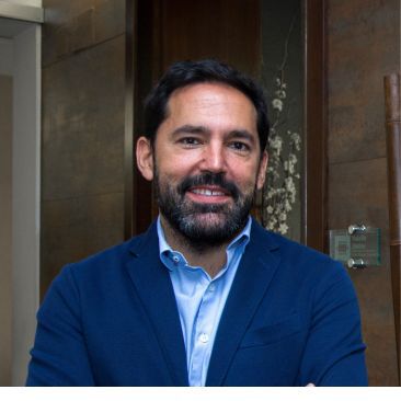 Orejas Daniel Director General