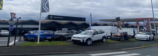 RENAULT LAMERAIN SAINT JEAN DE LUZ