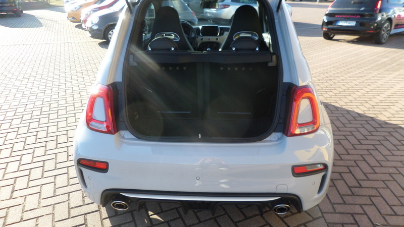 Fahrzeugabbildung Abarth Einparkhilfe hinten Klimaanlage DAB+ Bild 14 von 14