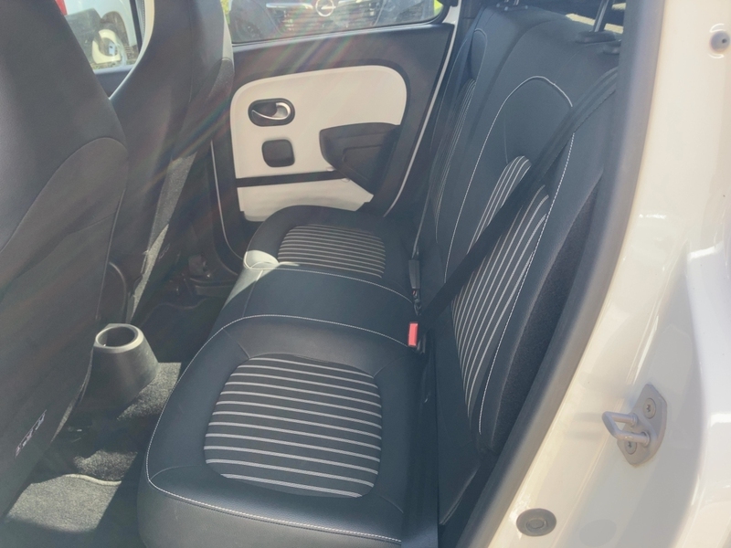 Fahrzeugabbildung Twingo Electric Bild 7 von 16
