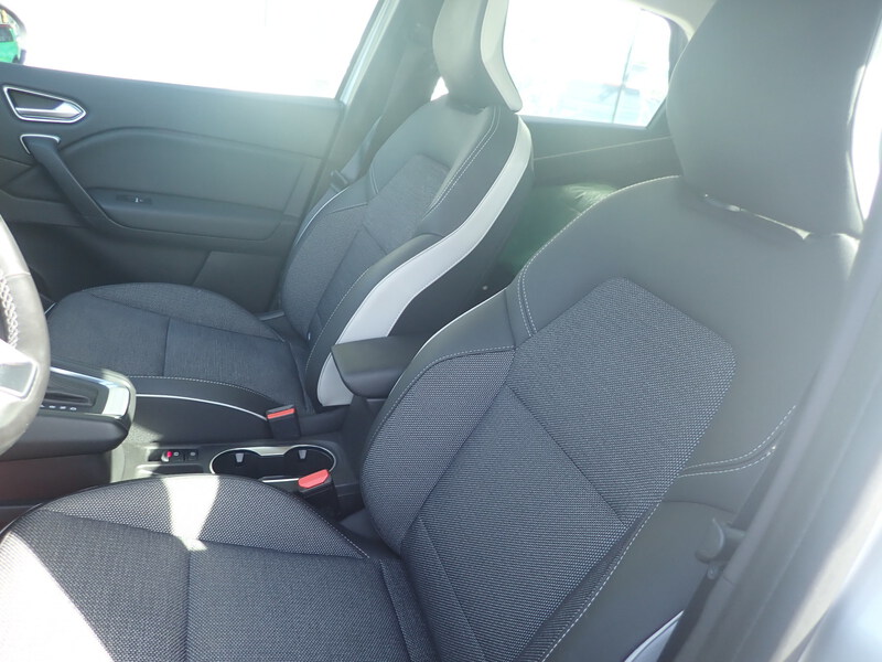 Fahrzeugabbildung Captur Intens TCe 130 EDC Bild 16 von 16