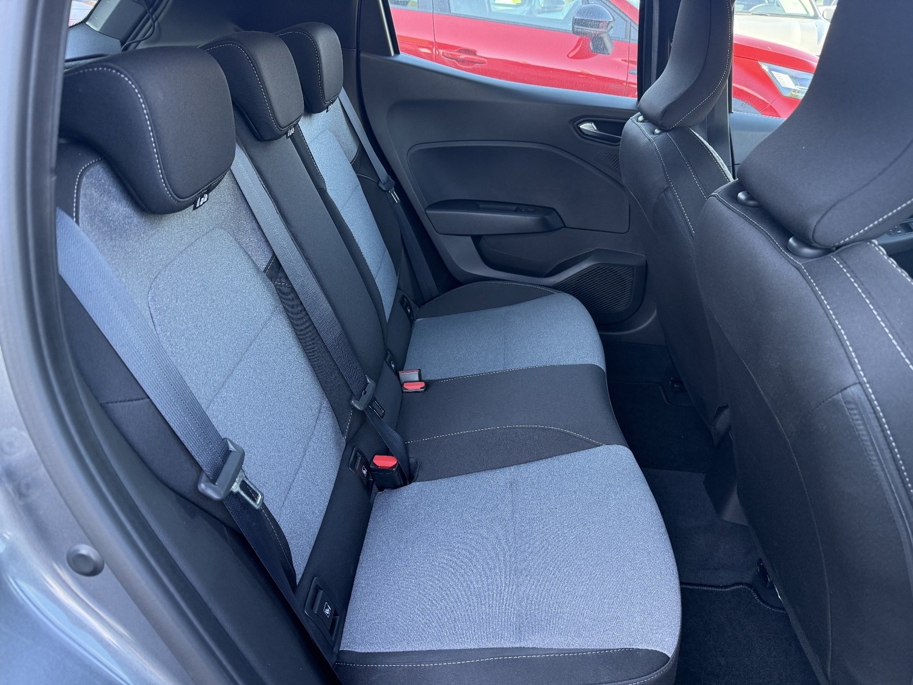 Renault Clio – Bild 11