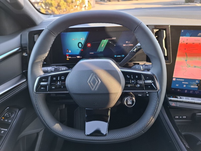 Fahrzeugabbildung Austral Techno Full Hybrid E-Tech 200 Bild 21 von 44