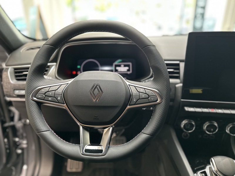 Fahrzeugabbildung Arkana Esprit Alpine Full Hybrid 145 PS Bild 36 von 50