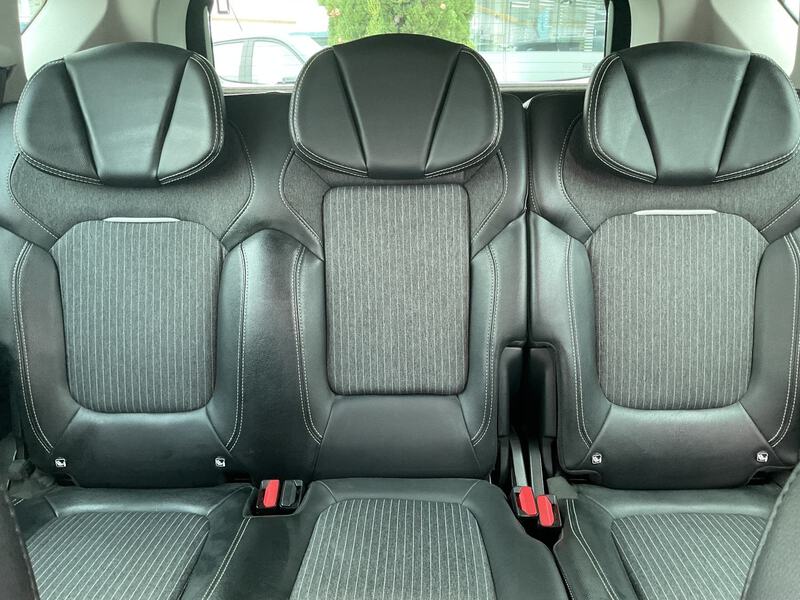 Fahrzeugabbildung Scenic INTENS TCe 140 GPF Bild 16 von 19