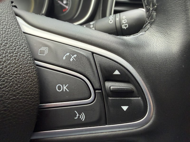 Fahrzeugabbildung Koleos X-Tronic-CVT Bild 17 von 46