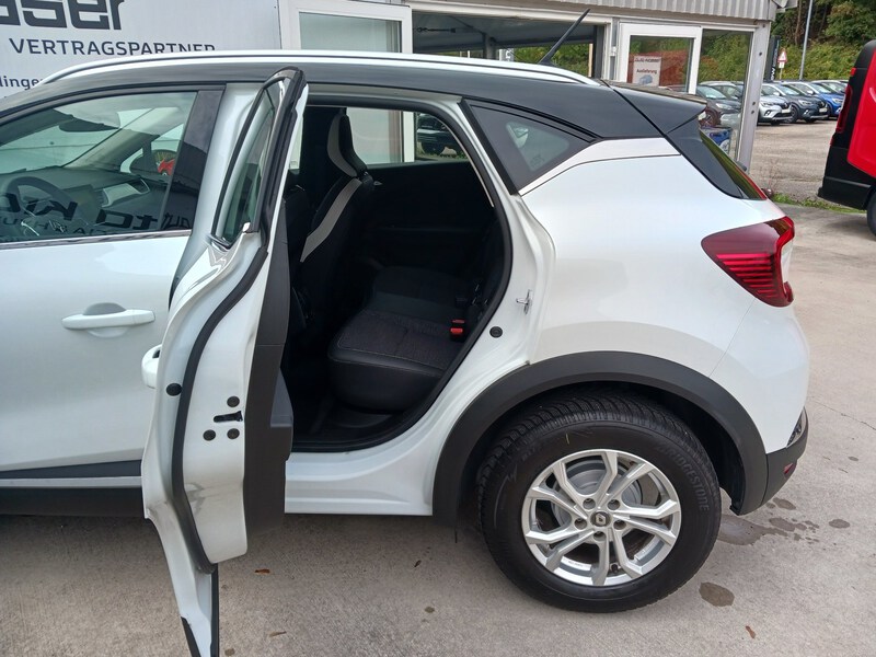 Fahrzeugabbildung Captur Intens Mild-Hybrid TCe 140 EDC Start&Stop Bild 12 von 27