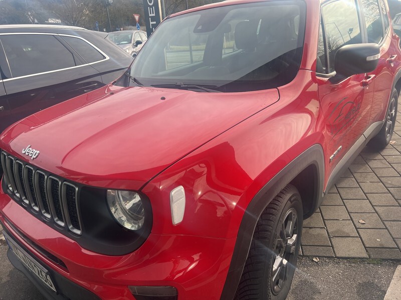 Fahrzeugabbildung Renegade 1.5 MultiAir Mild Hybrid Longitude Bild 2 von 17