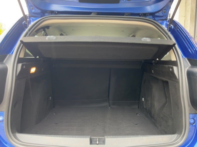 Fahrzeugabbildung Duster Prestige TCe 150 EDC 2WD+AHK+GJR+NAVI+SHZG+KAM+ Bild 13 von 15