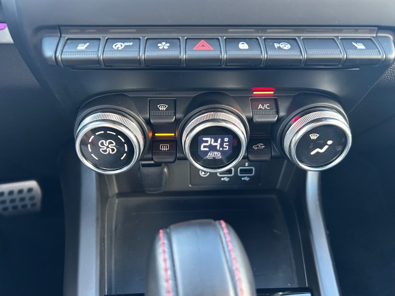Fahrzeugabbildung Arkana TCe 160 Mild-Hybrid R.S. Line Fast Track Bild 37 von 50
