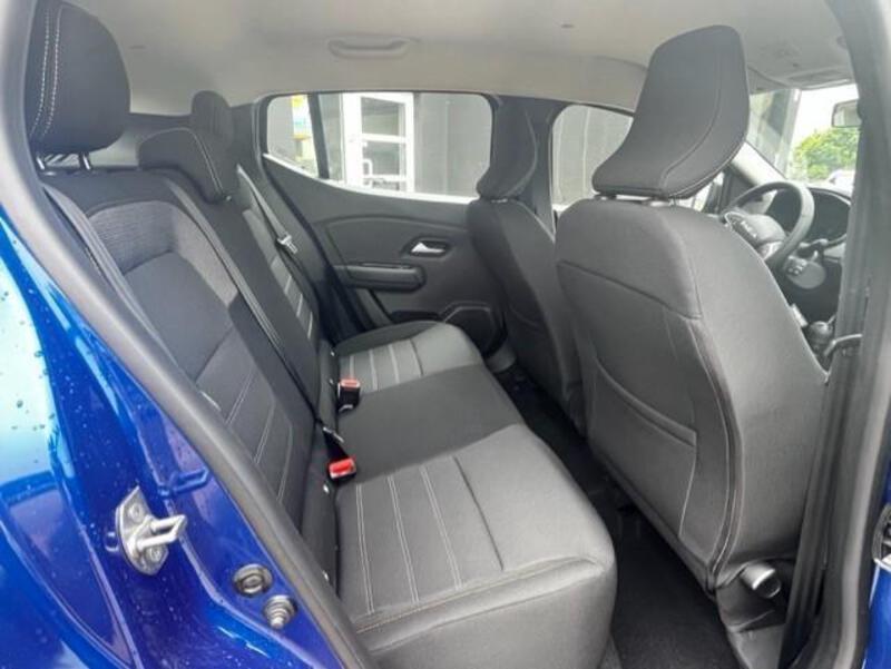 Fahrzeugabbildung Sandero Stepway Expression TCe 90 Bild 9 von 12