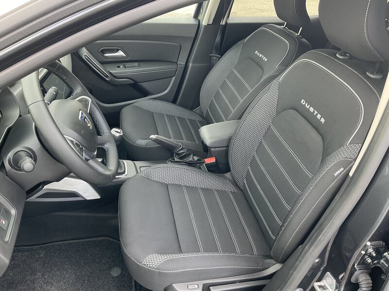 Fahrzeugabbildung Duster *Allrad*Navi* Bild 22 von 24