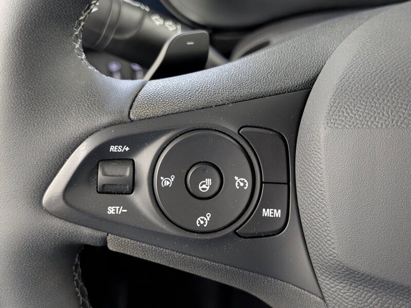 Fahrzeugabbildung Corsa 1.2 Turbo GS Automatik Kamera Klima Bild 24 von 32
