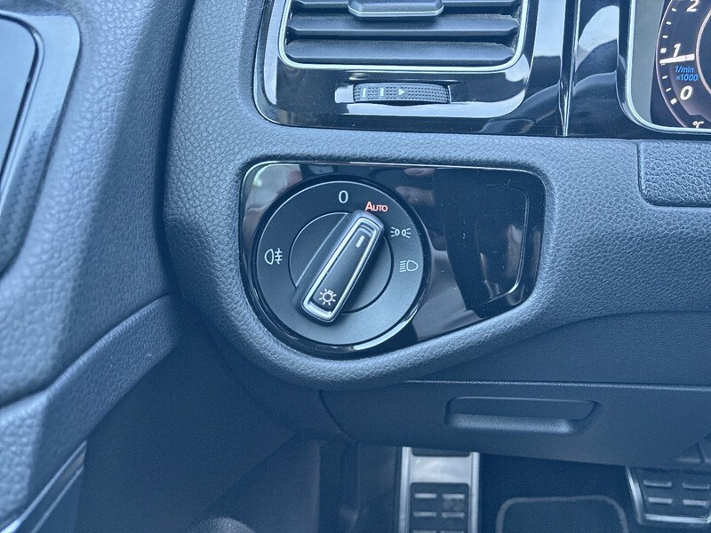 Volkswagen Golf VII