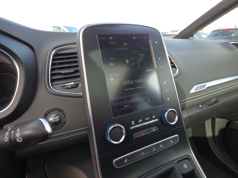 Fahrzeugabbildung Scenic Scenic IV 1.3 TCe 140 Black Edition+NAVI+KLIMA Bild 12 von 15