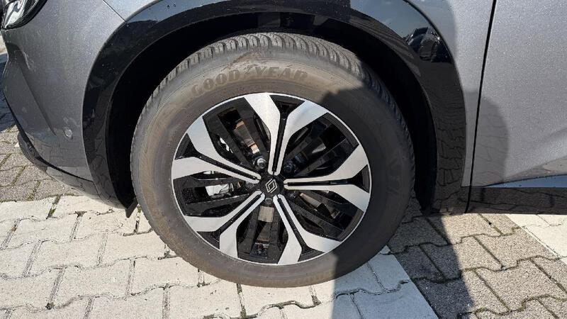 Fahrzeugabbildung Austral E-Tech Full Hybrid 200 Bild 16 von 16