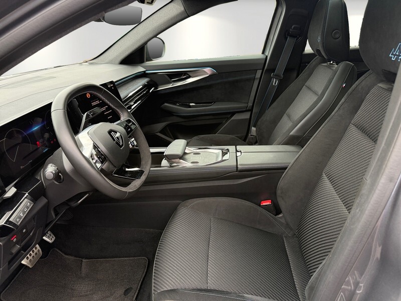 Fahrzeugabbildung Austral Techno Esprit Alpine E-Tech Full Hybrid 200 Bild 8 von 17