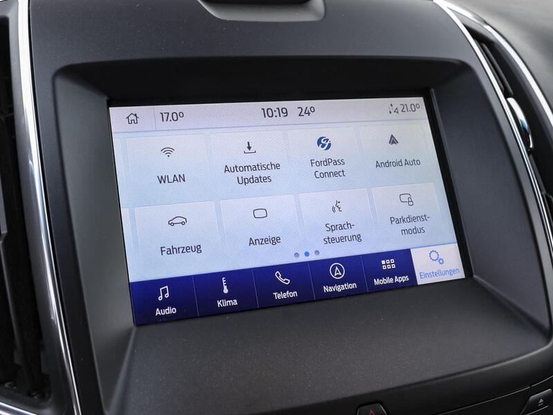 Fahrzeugabbildung Edge NAVI SHZ PDC Bild 13 von 15