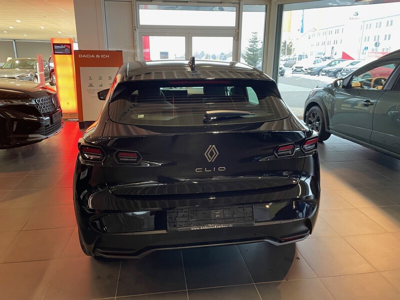 Fahrzeugabbildung Clio Evolution Full Hybrid E-Tech 160 Bild 4 von 10