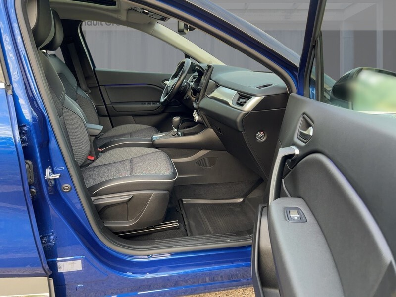 Fahrzeugabbildung Captur 1.3 TCe 140 Intens Bild 8 von 20