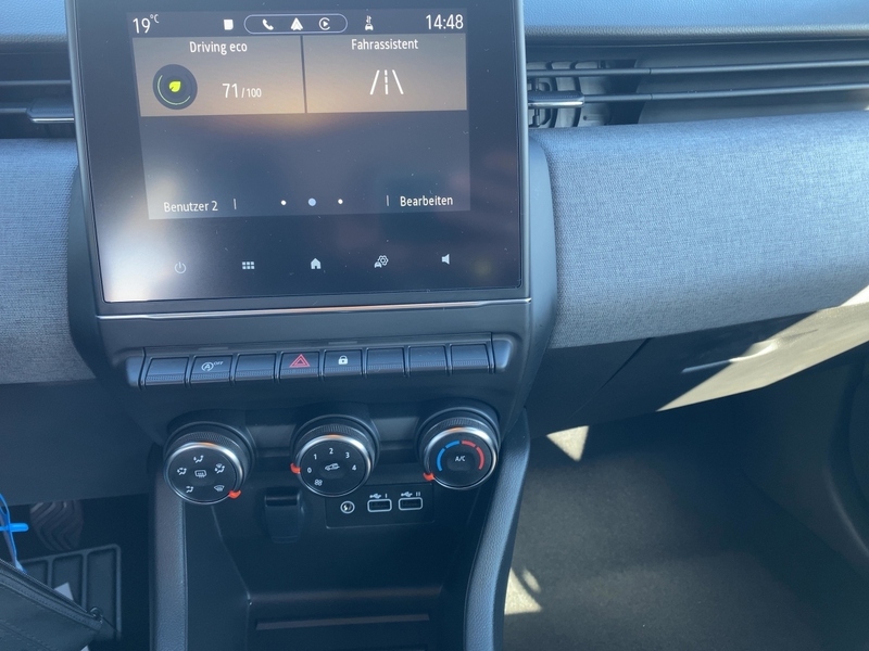 Fahrzeugabbildung Clio ABS Fahrerairbag ESP SERVO Bild 11 von 20