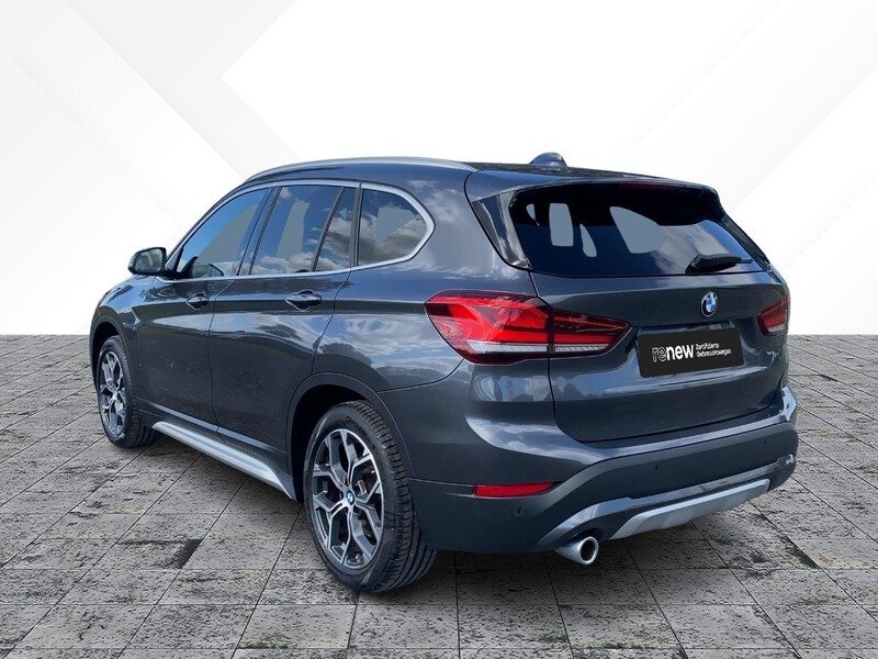 Fahrzeugabbildung X1 sDrive 18 i xLine 1.5L 136PS Bild 3 von 21