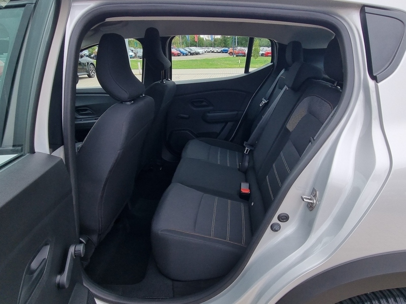 Fahrzeugabbildung Sandero Stepway Essential TCe 90 Bild 10 von 18