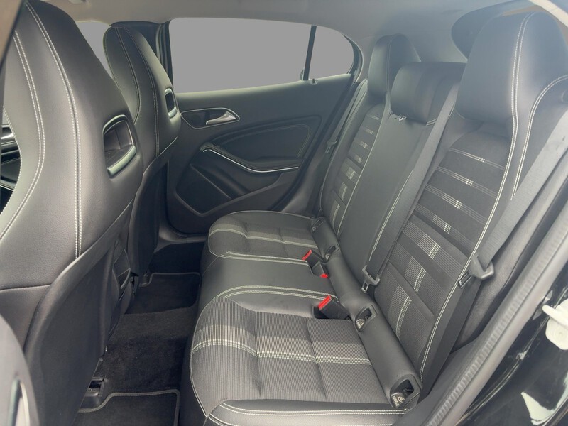 Fahrzeugabbildung GLA 180 *AHK*Navi* Bild 18 von 21