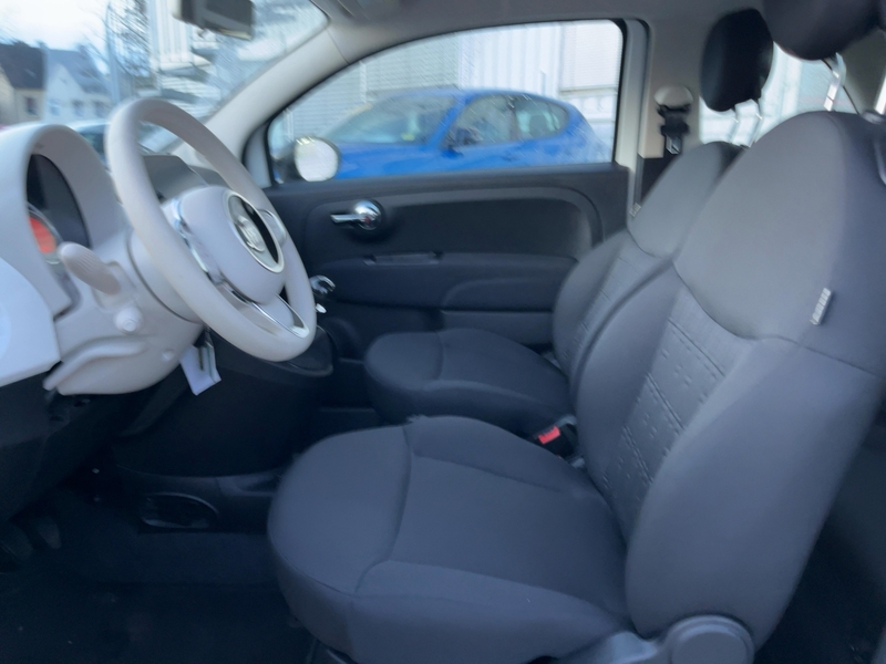 Fahrzeugabbildung 500 1.0 70PS Klima DAB+ Carplay Alufelgen Bild 8 von 11