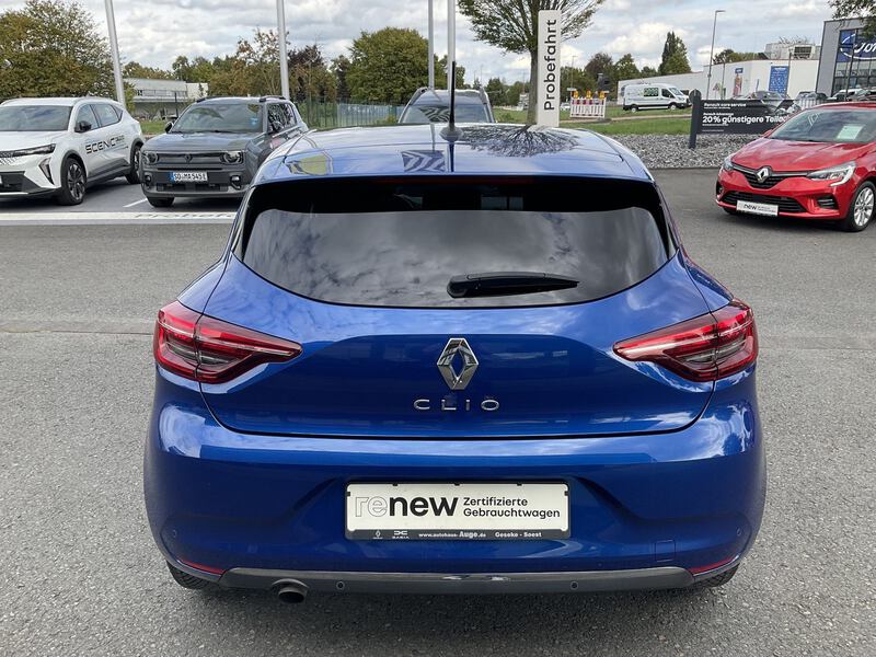 Fahrzeugabbildung Clio *Navi* PDC* Bild 4 von 18
