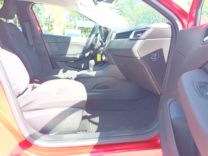 Fahrzeugabbildung Clio 1.6 E-TECH Hybrid 145 Equilibre*CARPLAY+LED**** Bild 10 von 15