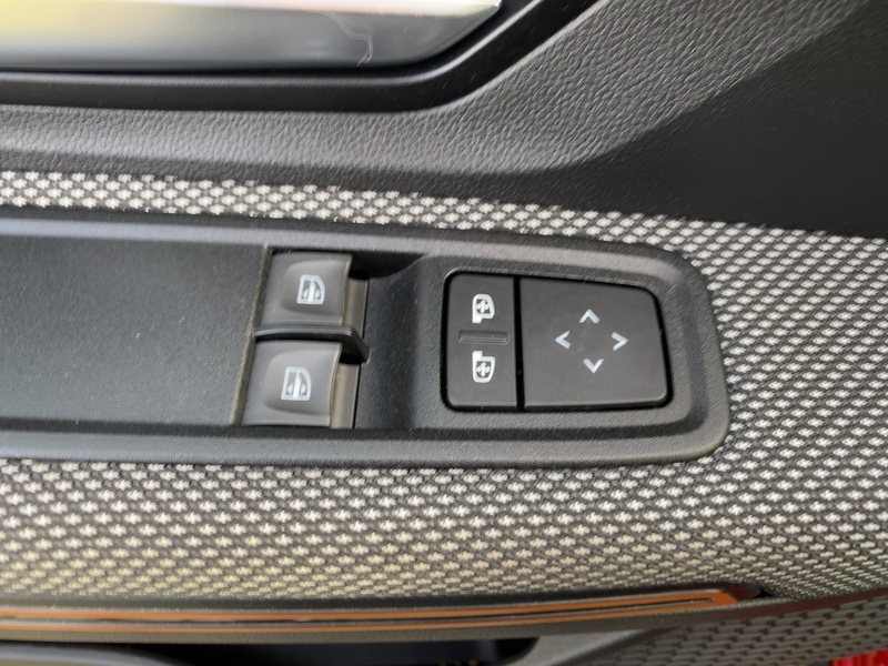 Fahrzeugabbildung Sandero Stepway Comfort TCe 90 Bild 13 von 20