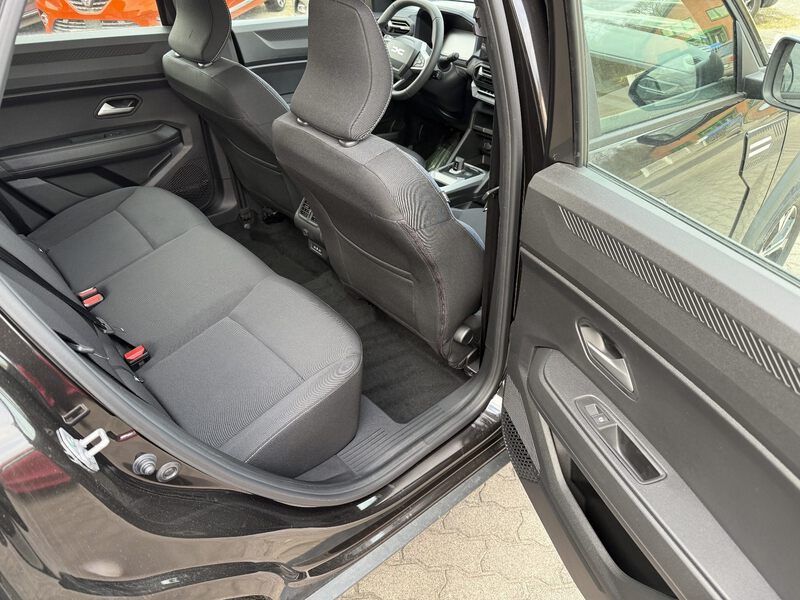 Fahrzeugabbildung Bigster Expression HYBRID 155 Bild 11 von 20