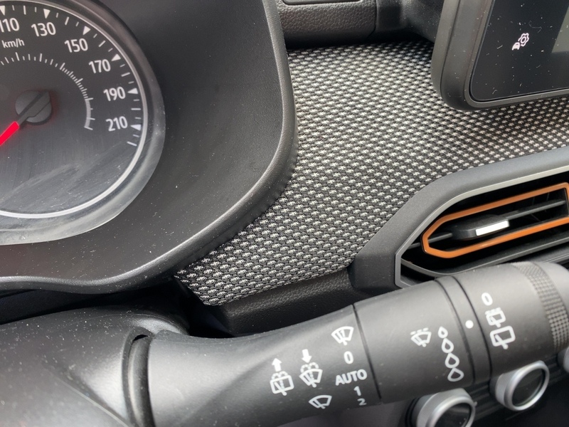 Fahrzeugabbildung Sandero Stepway Expression TCe 100 ECO-G Bild 19 von 21