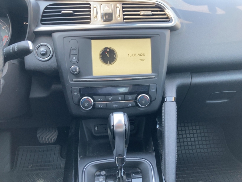 Fahrzeugabbildung Kadjar  Collection 1.2TCe 130 AUTOMATIK SHZ Bild 11 von 20