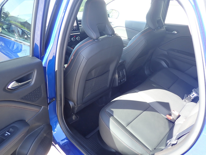 Fahrzeugabbildung Captur Initiale Paris E-TECH Plug-In 160 Bild 8 von 18