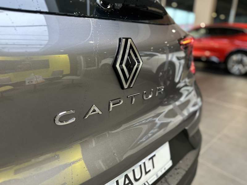 Fahrzeugabbildung Captur Evolution TCe 90 PS Bild 25 von 50