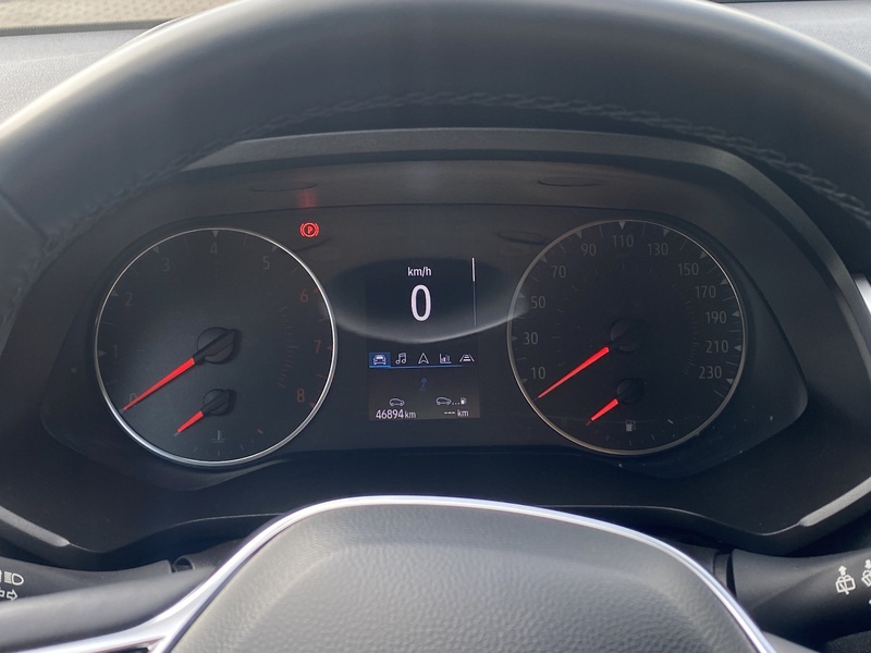 Fahrzeugabbildung Captur EQUILIBRE TCe 140 Bild 12 von 18
