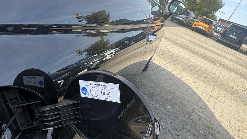 Fahrzeugabbildung 500C Cabrio 1.0 70PS Dolcevita Navi PDC Klima Bild 11 von 18