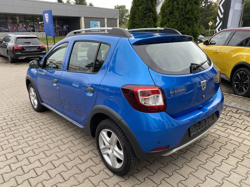 Fahrzeugabbildung Sandero Stepway Bild 6 von 19