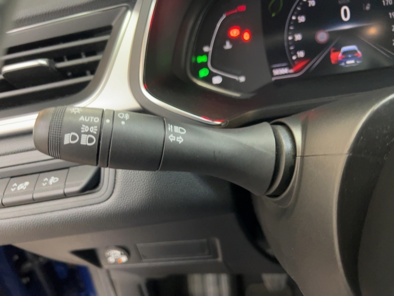 Fahrzeugabbildung Captur Apple CarPlay PDC KLIMA Bild 19 von 23