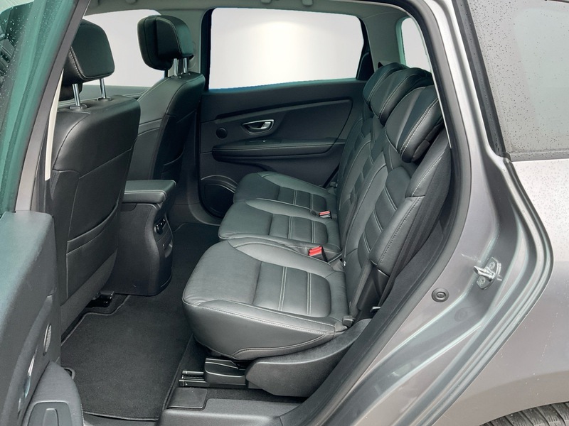 Fahrzeugabbildung Grand Scenic Scenic IV 1.7 BLUE dCi 150 Grand BOSE Bild 7 von 17