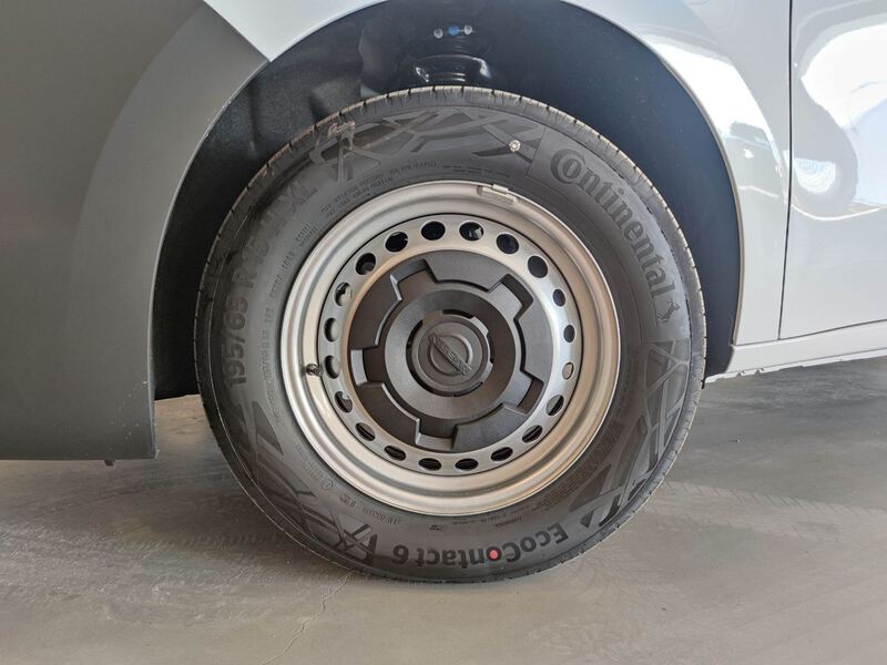 Nissan Touran