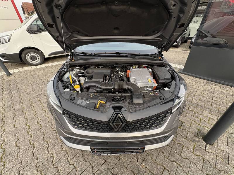 Fahrzeugabbildung Clio V 1.6 E-TECH Hybrid 145 Esprit Alpine Bild 16 von 18