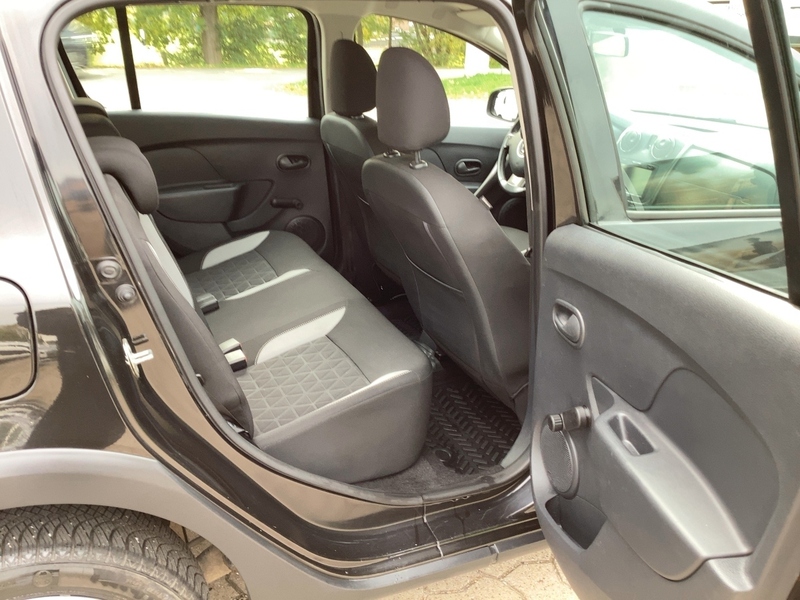 Fahrzeugabbildung Sandero Stepway Celebrat Bild 12 von 15