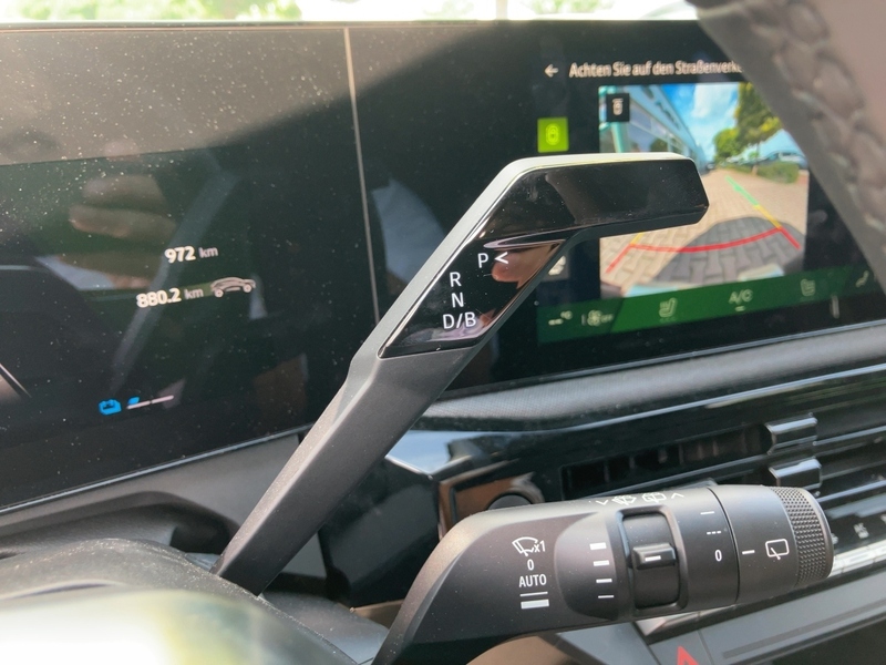 Fahrzeugabbildung Clio Techno Full Hybrid E-Tech 160 Bild 16 von 18