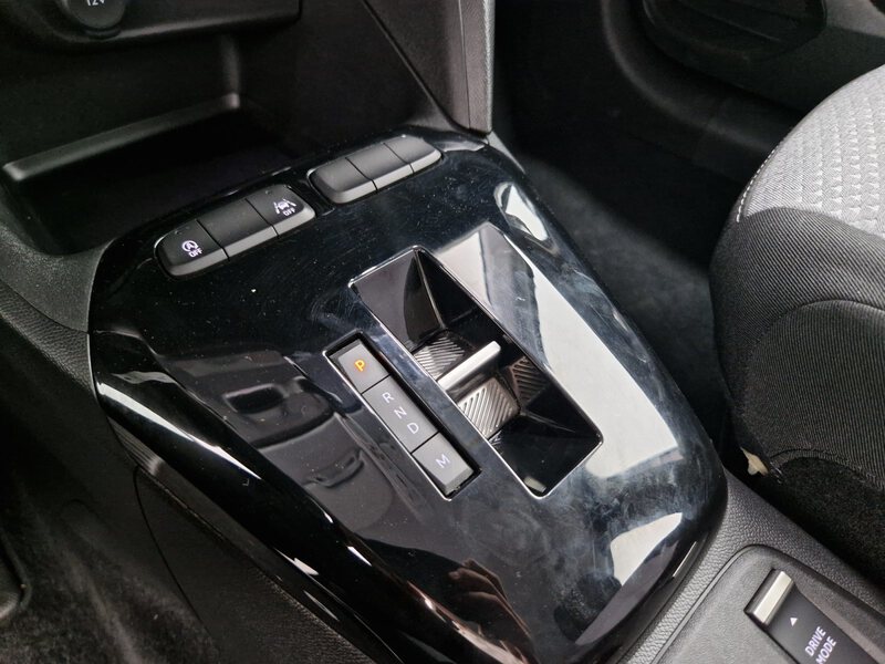 Fahrzeugabbildung Corsa 1.2 Turbo GS Automatik Kamera Klima Bild 19 von 32