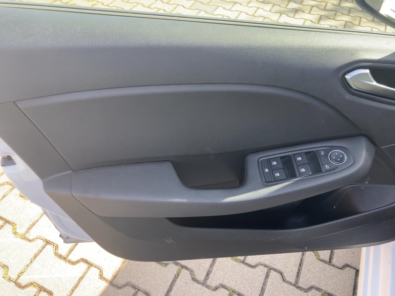Fahrzeugabbildung Clio BUSINESS EDITION TCe 90 ( Bild 17 von 18
