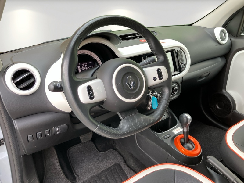 Fahrzeugabbildung Twingo *SHZ/Rückfahrkamera Bild 13 von 17
