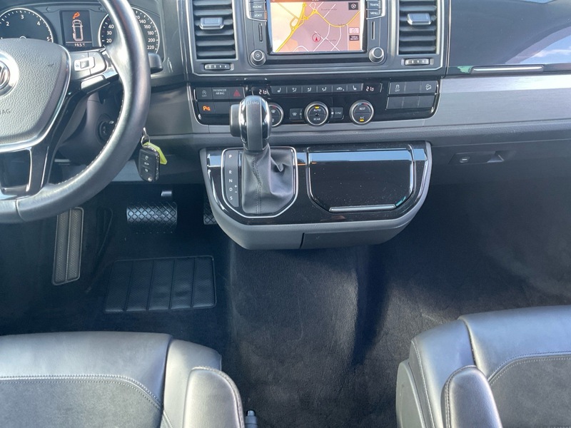 Fahrzeugabbildung T6 Multivan Comfortline /DSG Bild 10 von 17